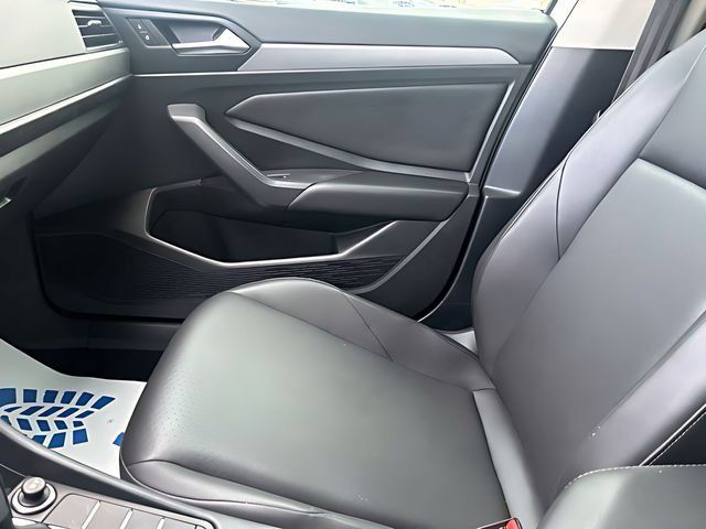 Used 2020 Volkswagen Jetta SE FWD image 27
