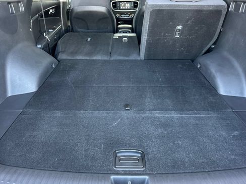 Used 2018 Kia Sorento FWD image 18