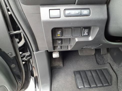 Used 2024 Nissan Frontier SV w/ SV Convenience Package image 9