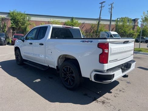 Used 2020 Chevrolet Silverado 1500 Custom w/ Custom Value Package AWD/4WD image 7