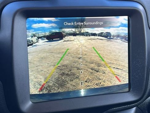 Used 2023 Jeep Renegade Latitude image 20