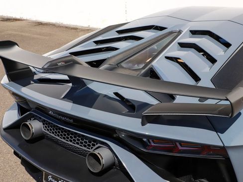 Used 2019 Lamborghini Aventador SVJ AWD/4WD image 14