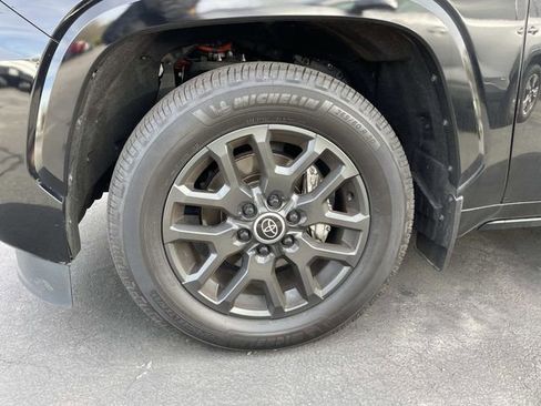 Used 2024 Toyota Sequoia Platinum image 7