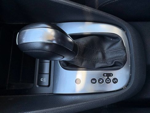Used 2013 Volkswagen Golf 4-Door FWD image 22