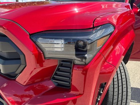 Used 2026 Toyota Tacoma SR5 AWD/4WD image 31