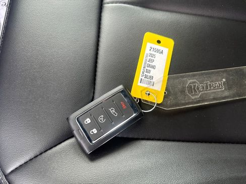 Used 2025 Jeep Grand Cherokee Limited 4xe w/ Trailer Tow Package image 30