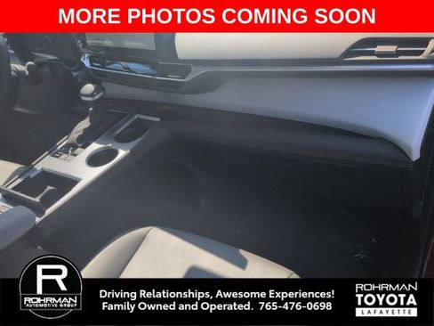 Used 2026 Toyota Sienna XLE FWD image 29