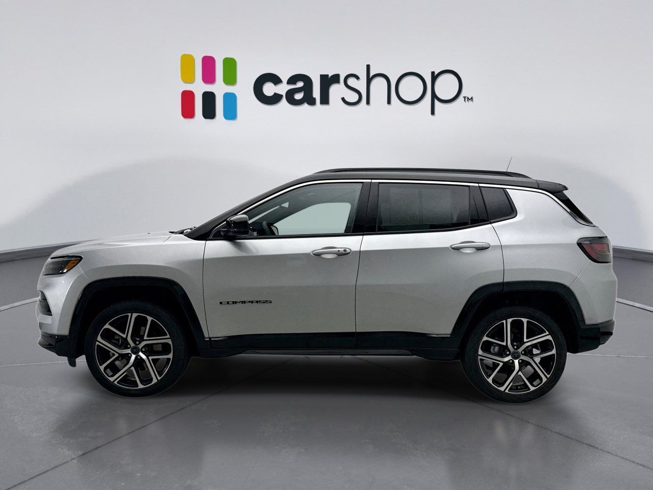 Used 2025 Jeep Compass Limited w/ Elite Group AWD/4WD image 2