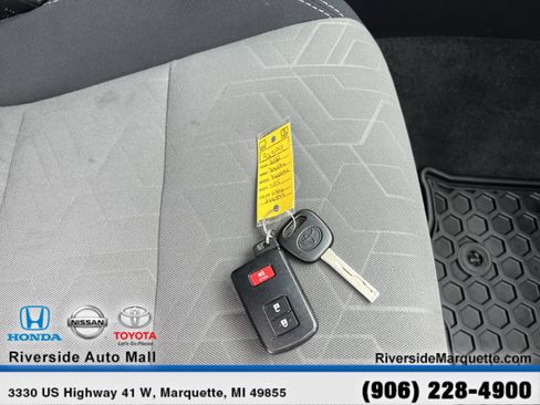 Used 2021 Toyota Tacoma TRD Off-Road AWD/4WD image 27