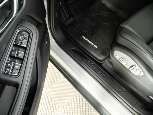 New 2026 Porsche Macan AWD/4WD image 8