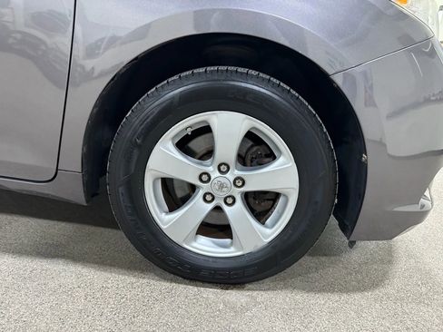 Used 2012 Toyota Sienna image 55
