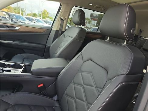 New 2026 Volkswagen Atlas SE image 18