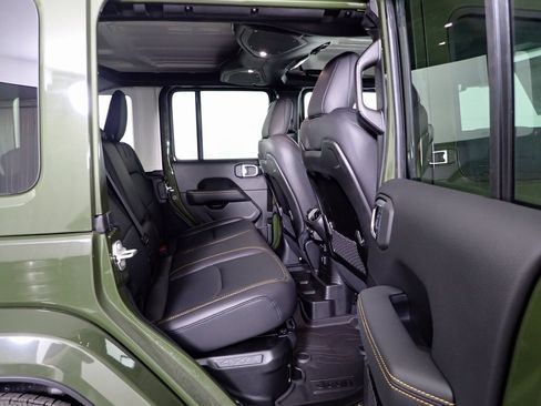 New 2024 Jeep Wrangler Unlimited Sahara w/ Technology Group image 29