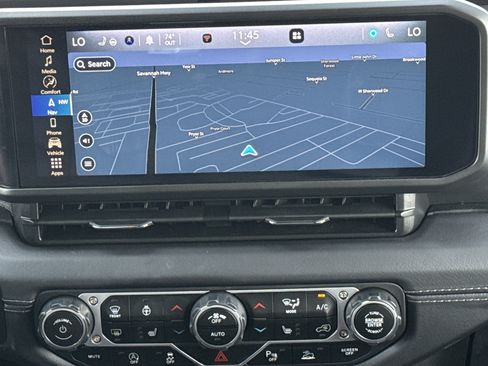 Used 2025 Jeep Wrangler Sahara w/ Safety Group image 23