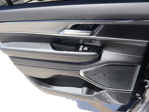 New 2026 Jeep Grand Wagoneer 4WD image 19