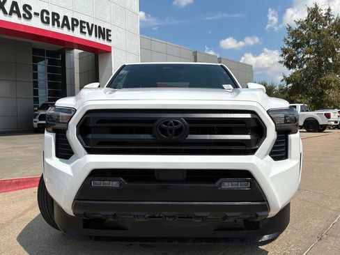 Used 2025 Toyota Tacoma SR5 AWD/4WD image 3
