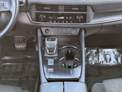 Certified 2024 Nissan Rogue SV image 21