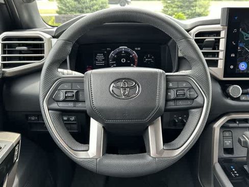 Used 2025 Toyota Tundra Limited AWD/4WD image 7