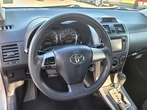 Used 2013 Toyota Corolla image 11