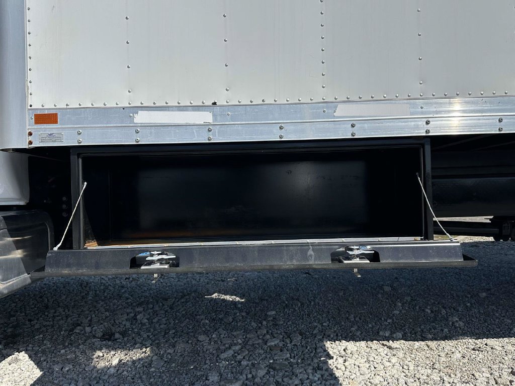 Used 2021 Ford F650 2WD Regular Cab Super Duty image 13