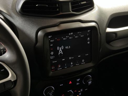 Used 2023 Jeep Renegade Trailhawk image 16