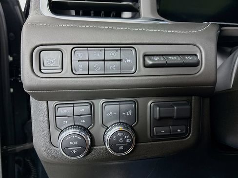 Certified 2024 GMC Yukon Denali Ultimate AWD/4WD image 12