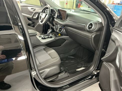 Used 2024 Chevrolet Blazer LT w/ Convenience Package FWD image 16