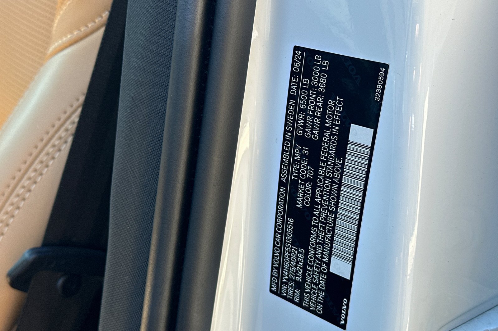 Certified 2025 Volvo XC90 T8 Ultra w/ Protection Package AWD/4WD image 30