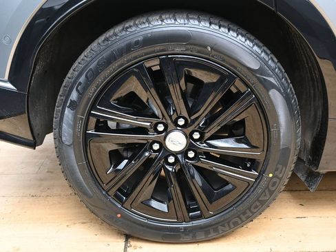 Used 2024 Cadillac Lyriq Luxury AWD/4WD image 13