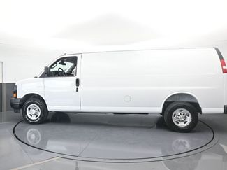 New 2025 Chevrolet Express 3500 Extended w/ Driver Convenience Package video 3