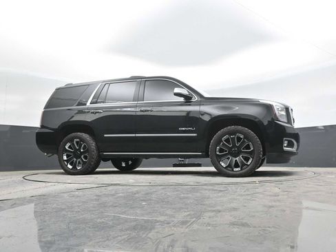 Used 2018 GMC Yukon Denali w/ Denali Ultimate Package AWD/4WD image 28