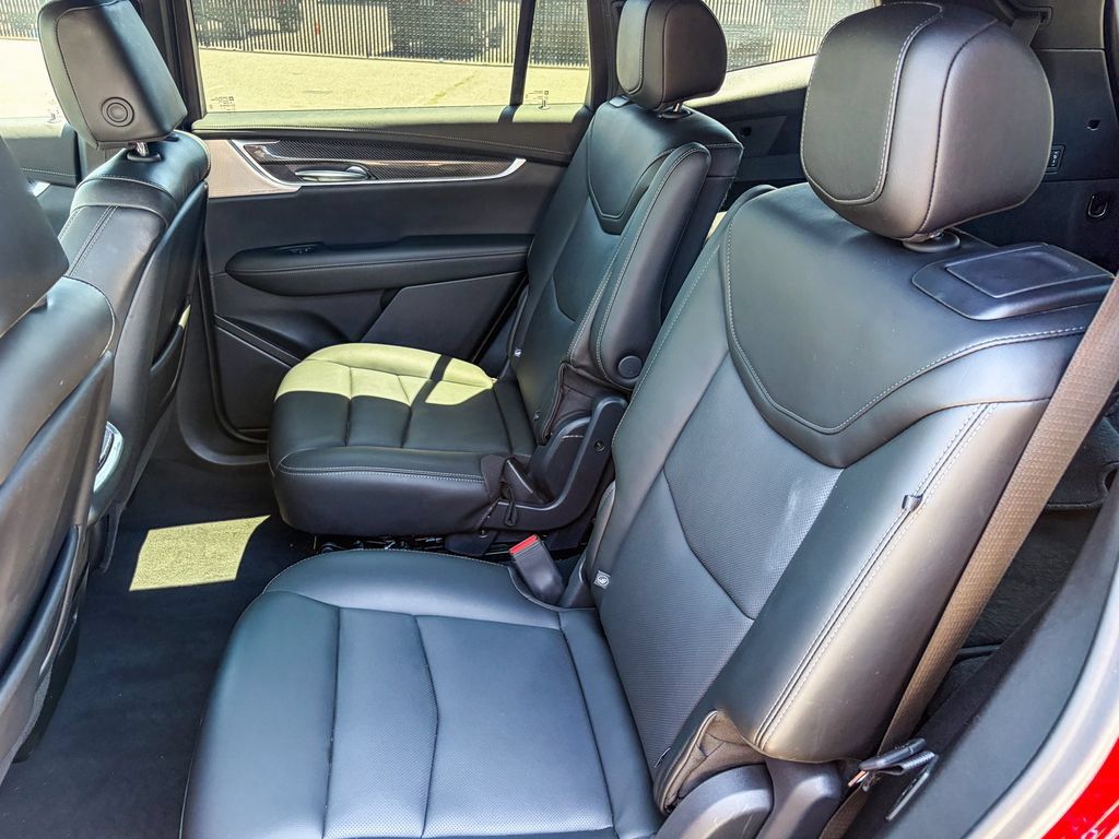 Certified 2024 Cadillac XT6 Sport w/ Technology Package AWD/4WD image 34