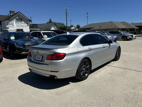 Used 2011 BMW 550i xDrive Sedan AWD/4WD image 27