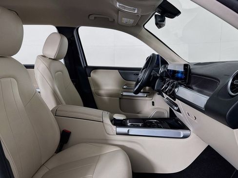 Used 2022 Mercedes-Benz GLB 250 image 6