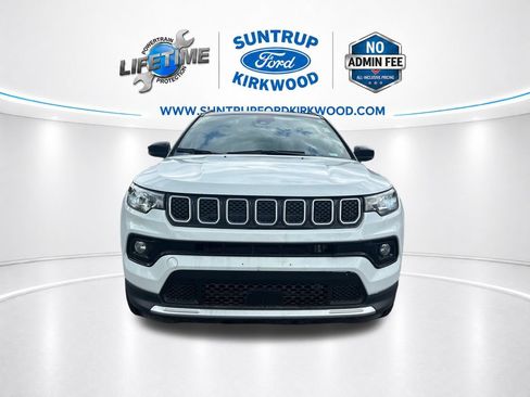 Used 2025 Jeep Compass Limited AWD/4WD image 10