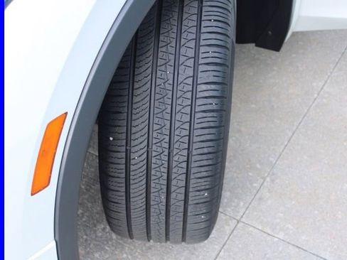 Used 2024 Volkswagen Tiguan SE R-Line image 13