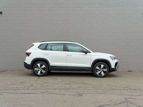 Used 2025 Volkswagen Taos S AWD/4WD image 8