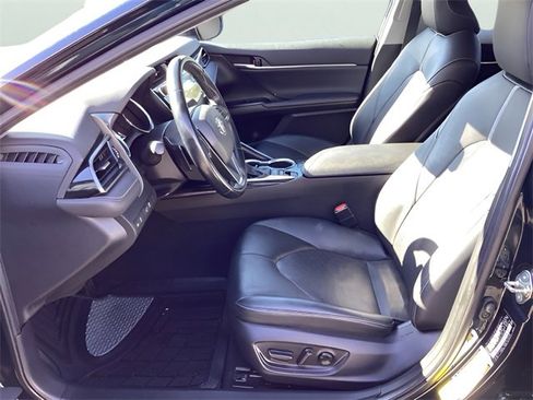 Used 2020 Toyota Camry XSE image 16
