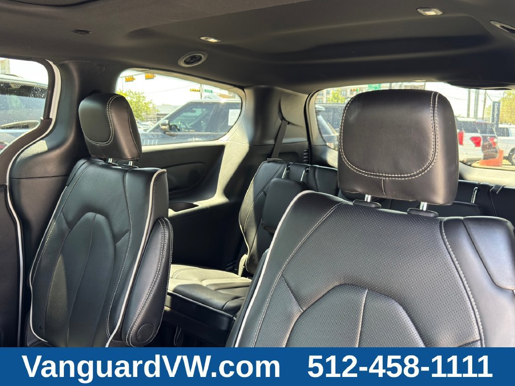 Used 2026 Chrysler Pacifica Limited FWD image 27