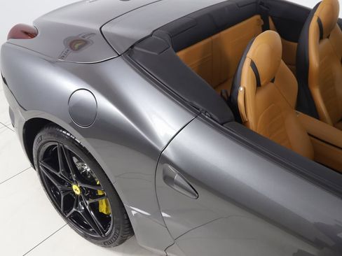 Used 2018 Ferrari California T image 77