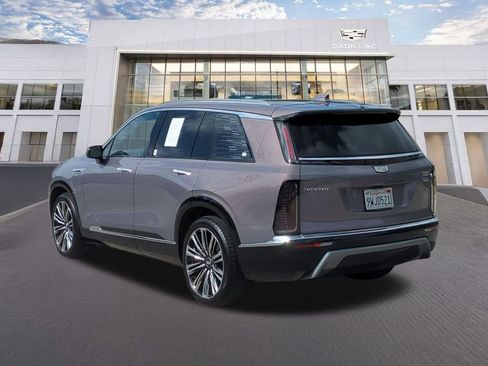 Used 2026 Cadillac Vistiq Premium Luxury image 7