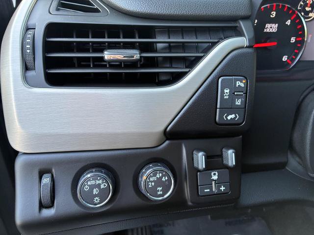 Used 2015 GMC Yukon XL Denali AWD/4WD image 18