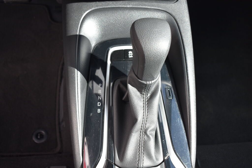 Certified 2021 Toyota Corolla LE w/ Carpet Mat Package (TMS) FWD image 13