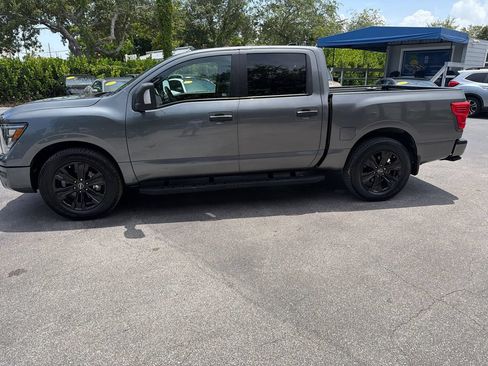 Used 2023 Nissan Titan SV w/ SV Convenience Package RWD image 2