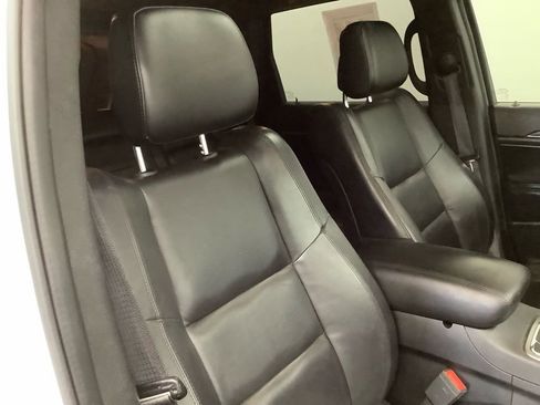 Used 2021 Jeep Grand Cherokee Limited AWD/4WD image 30