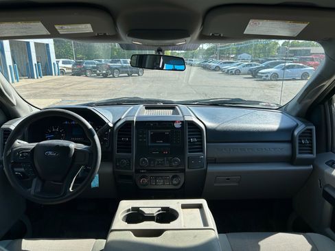 Used 2017 Ford F250 XL w/ STX Appearance Package AWD/4WD image 11