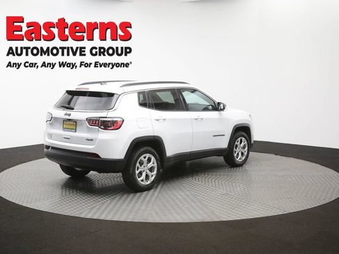 Used 2024 Jeep Compass Latitude AWD/4WD image 39