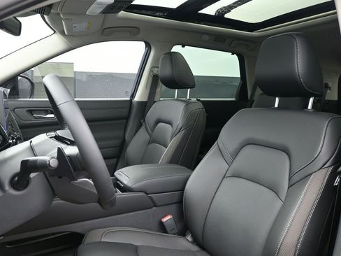 New 2026 Nissan Pathfinder SL AWD/4WD image 10