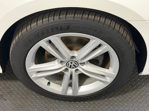 Used 2015 Volkswagen Passat 1.8T SEL Premium image 18