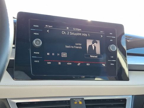 Certified 2025 Volkswagen Taos SEL image 19